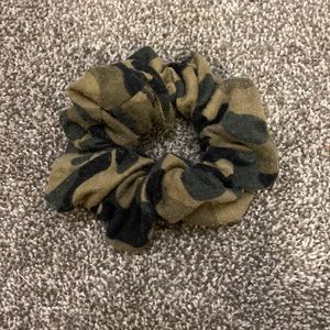 Claire’s camo cotton scrunchie